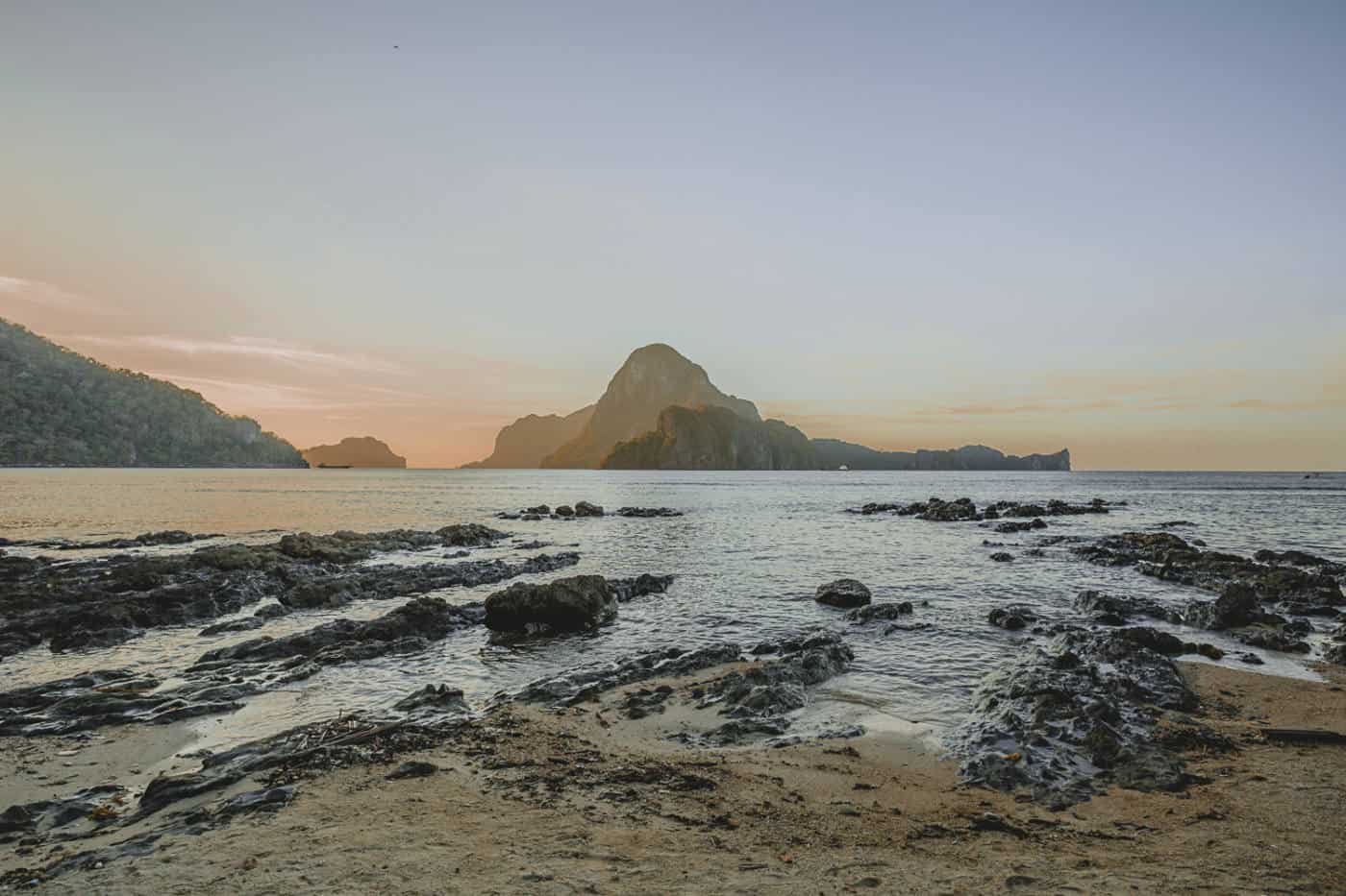 Where I'm (Probably) Travelling In 2019! 3 Palawan Philippines El Nido beach sunset