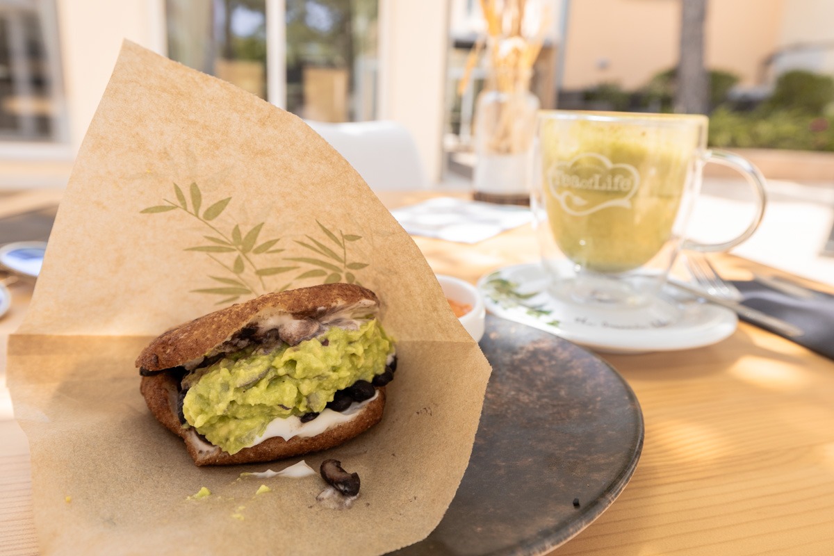 Vegan Mallorca: The best vegan restaurants in Mallorca & tips for travelling Mallorca as a vegan or vegetarian 2 Mallorca vegan food at Donna Vegana